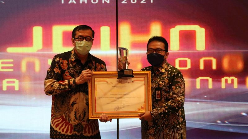 Pemerintah Provinsi Jawa Timur Kembali Menerima Penghargaan Terbaik III Nasional